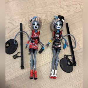 Monster High Zombie Shake Meowlody & Purrsephone Doll Twins